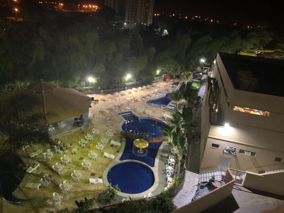 ÁGUAS TERMAIS NATURAIS PISCINAS QUENTES 24 HORAS GRÁTIS Acesso aos Parques  Aquáticos do Golden Dolphin Grand Hotel do Supreme e do Express Ideal para  Família e Casais Resorts em Caldas Novas, Caldas