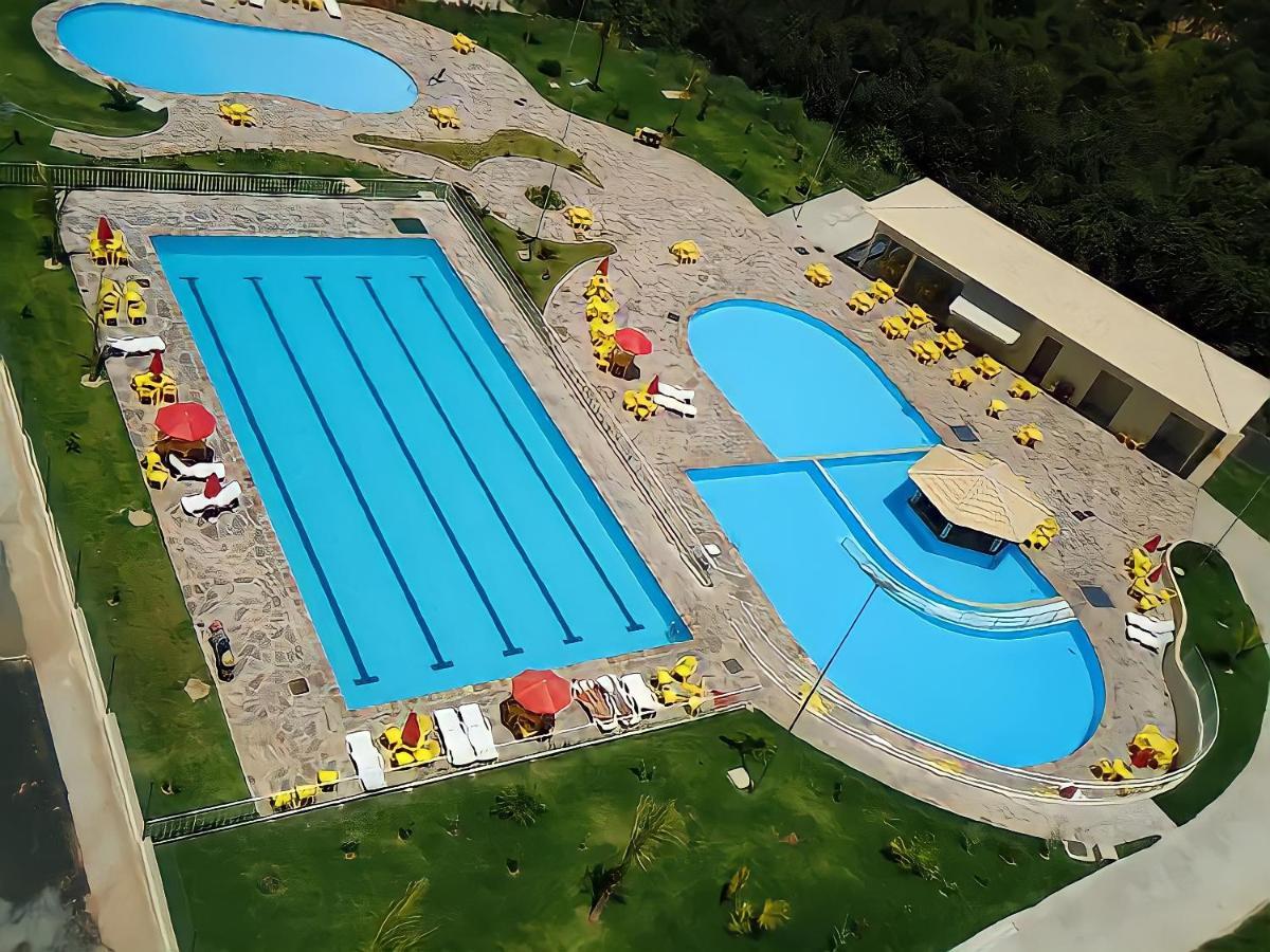 ÁGUAS TERMAIS NATURAIS PISCINAS QUENTES 24HORAS BRINDE PASSAPORT PARA  GOLDENDOLPHIN SUPREME E EXPRESS NO GOLDEN DOLPHIN GRAND HOTEL RESORT CALDAS  NOVAS 5* (Brasil) - de R$ 147