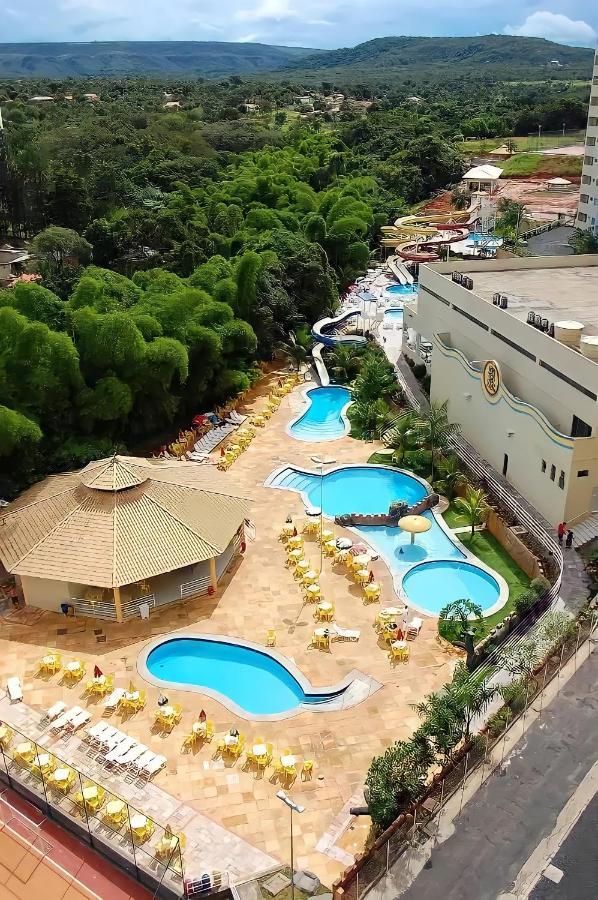 ÁGUAS TERMAIS NATURAIS PISCINAS QUENTES 24HORAS BRINDE PASSAPORT PARA  GOLDENDOLPHIN SUPREME E EXPRESS NO GOLDEN DOLPHIN GRAND HOTEL RESORT CALDAS  NOVAS 5* (Brasil) - de R$ 147